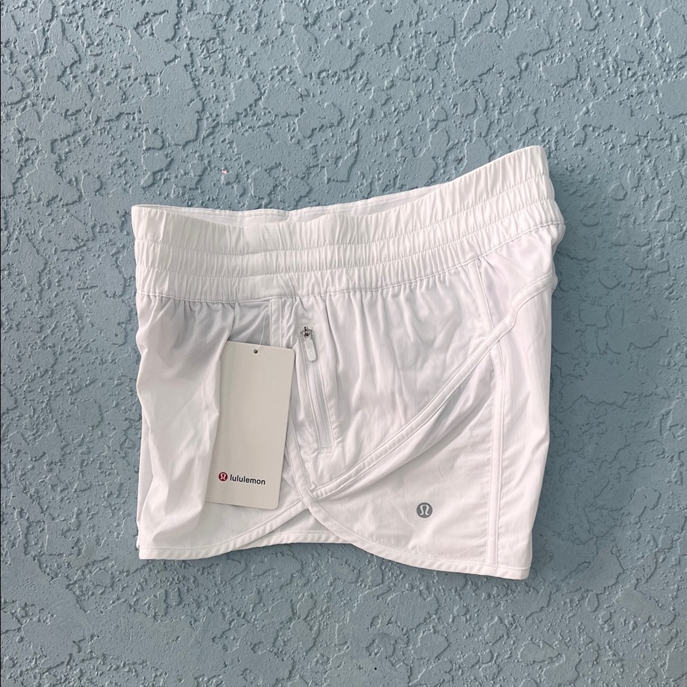 Lululemon Tracker LR Short 4” Lined